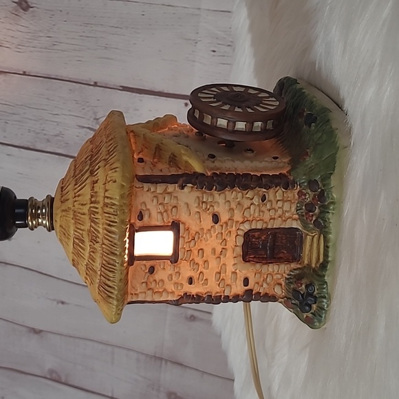 Vintage 90s House Of Lloyd Ceramic Cabin Water Wheel Light Up Table Lamp 10.5 " - Picture 2 of 10